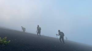 Trecho da trilha Gotemba, na subida ao topo do Monte Fuji -