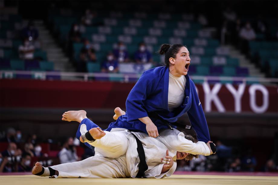 A judoca Maya Aguiar na disputa por equipes -