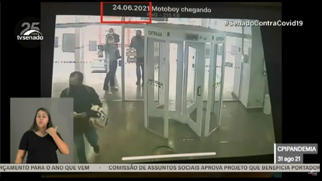 Imagens apresentadas por Renan Calheiros na CPI: motoboy da VTCLog teria pago boletos para Roberto Ferreira Dias, ex-servidor do Ministério da Saúde