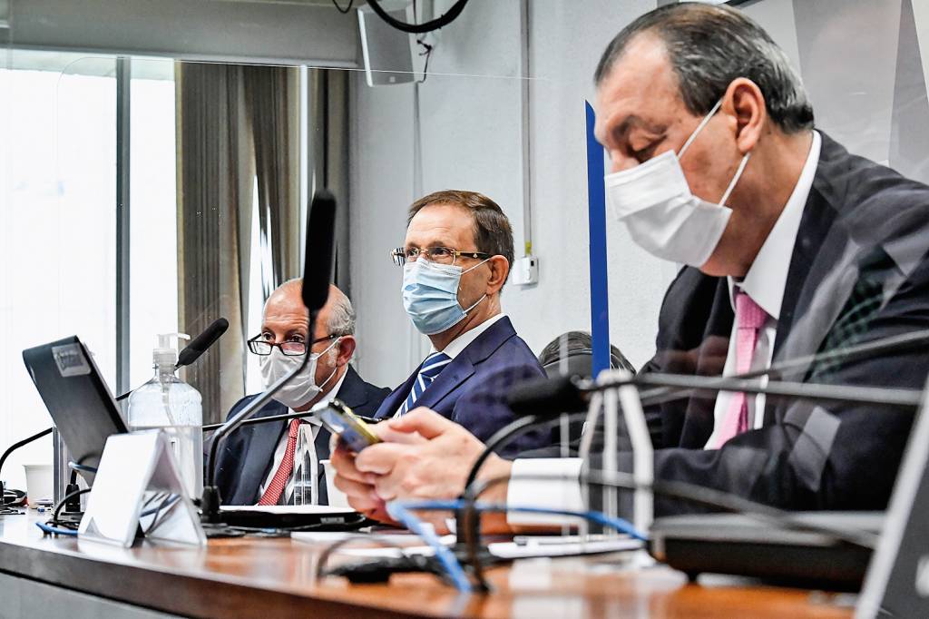 CPIPANDEMIA – Comissão Parlamentar de Inquérito da Pandemia 71 VEZES SILÊNCIO - Wizard (no centro) na CPI da Covid: exemplo negativo -