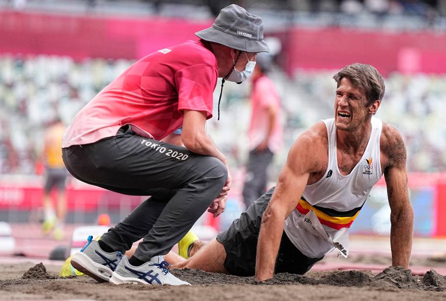 Thomas van der Plaetsen, da Bélgica, se lesiona após tentativa de salto em distância -