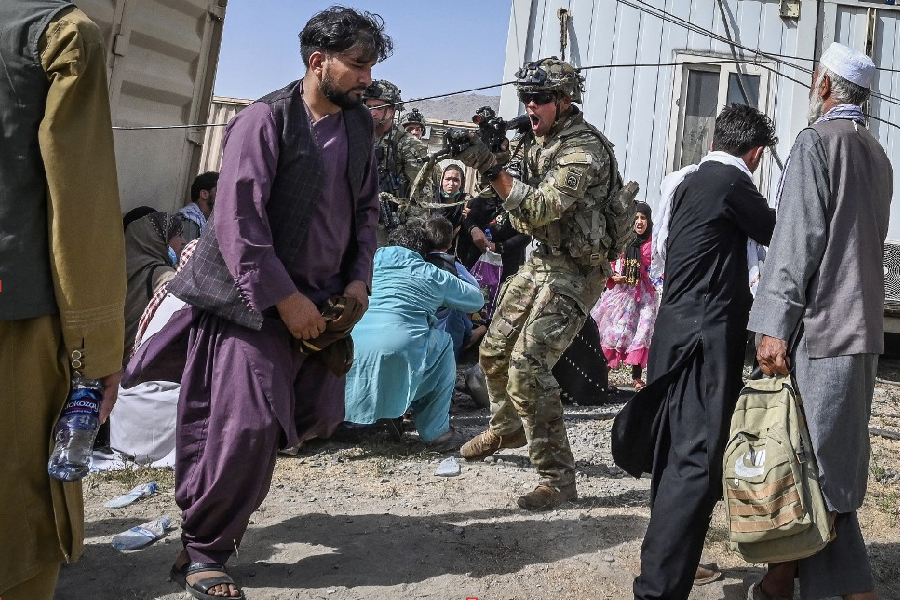 Tensão no aeroporto de Cabul, no Afeganistão