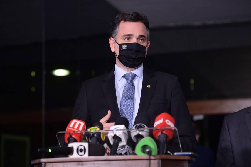 Senado desconfia de Lira, derrota Bolsonaro e fecha “atalho” legislativo
