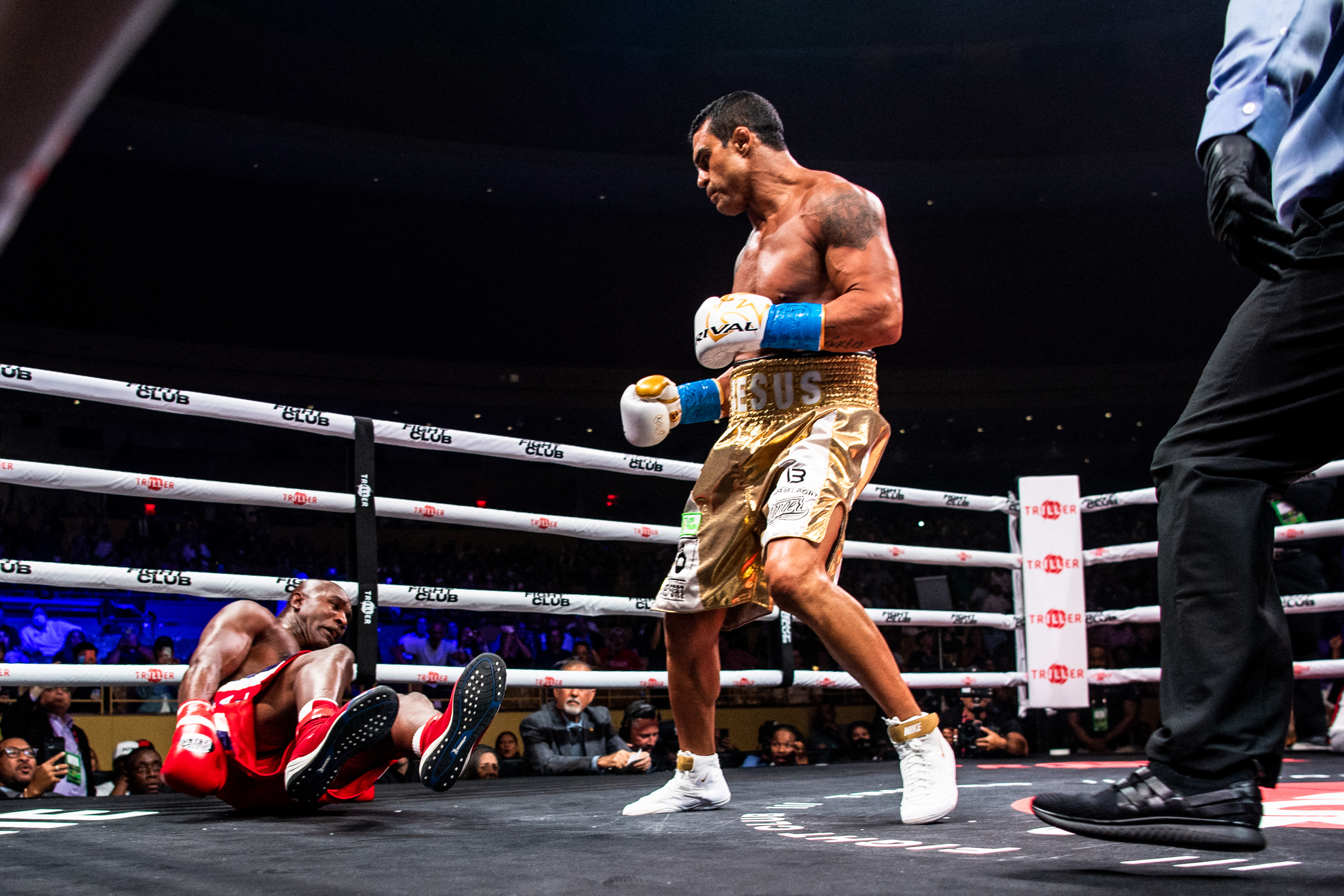 Evander Holyfield é derrotado por Belfort em Hollywood