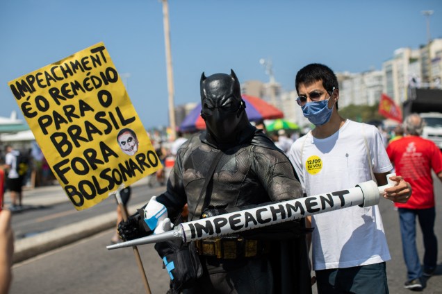 Protesto contra Bolsonaro em Copacabana, no Rio de Janeiro