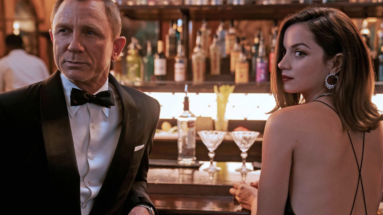 Daniel Craig e Ana de Armas em cena de '007: Sem Tempo Para Morrer', 25º capítulo da franquia