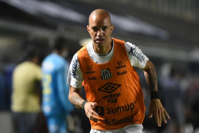 Tardelli foi ameaçado por um grupo de torcedores do Santos -