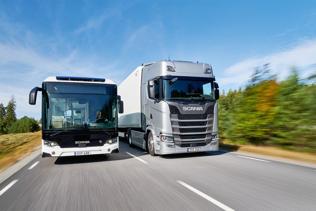 TRANSIÇÃO - Ônibus e caminhão movidos a eletricidade: opção mais limpa e sustentável que os modelos a diesel -