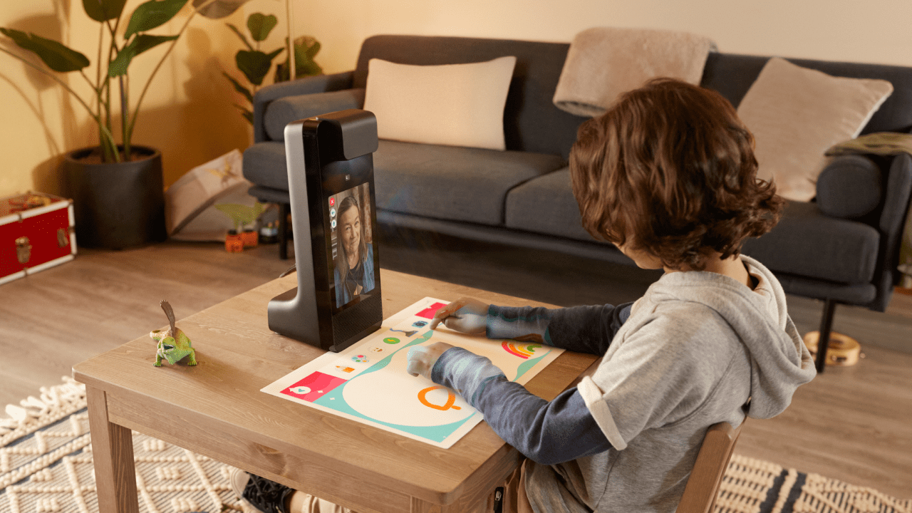 Amazon Glow permite crianças se distraírem em chamadas de vídeo