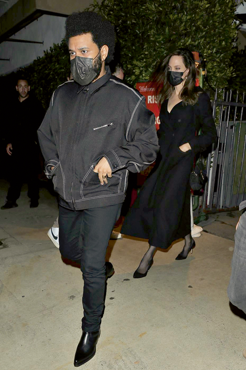 ANGELINA-JOLIE-E-THE-WEEKND-2021-1632689312299.jpg2 ANGELINA JOLIE e THE WEEKND -