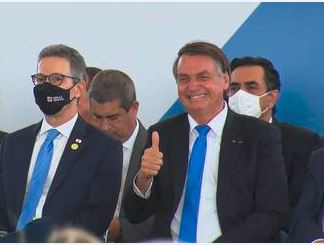 O governador Romeu Zema (Novo) e o presidente Jair Bolsonaro, durante evento em Belo Horizonte