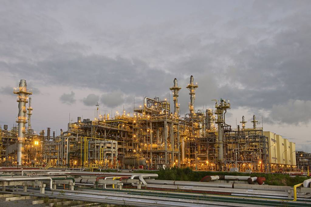 Conteudo25088.jpg FRACASSO - Refinaria Abreu e Lima: interessados na compra fugiram -