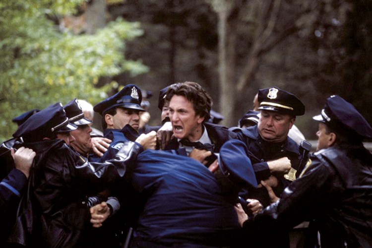 SOBRE MENINOS E LOBOS (Mystic River, 2003)