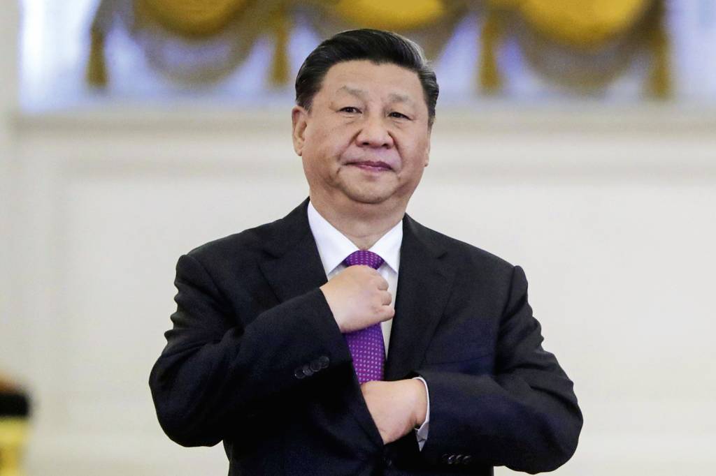 MÃO DE FERRO - Xi Jinping: interferência cada vez maior nas empresas -