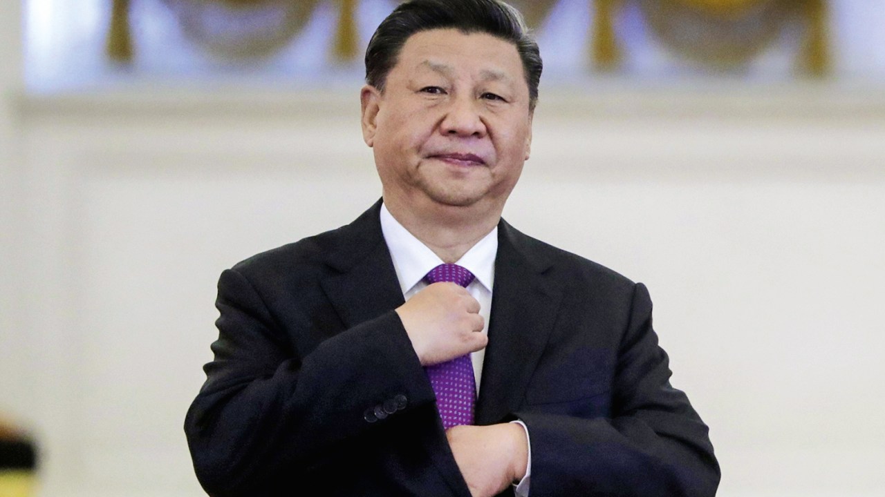 MÃO DE FERRO - Xi Jinping: interferência cada vez maior nas empresas -