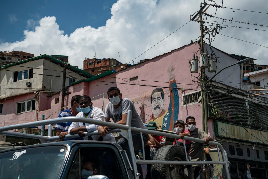 Pintura do presidente Nicolás Maduro em muro em favela nos arredores de Caracas, Venezuela. 23/03/2021