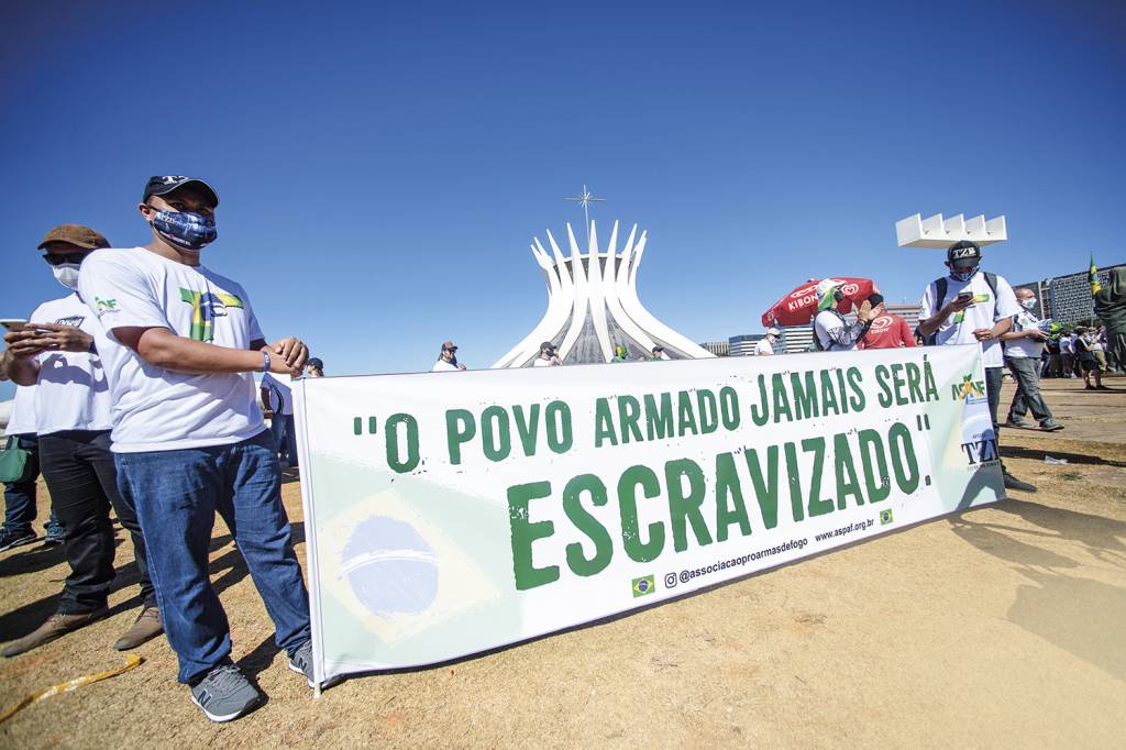 OBSESSÃO - Ato no Distrito Federal: o bolsonarismo encampou a bandeira da direita mundial -