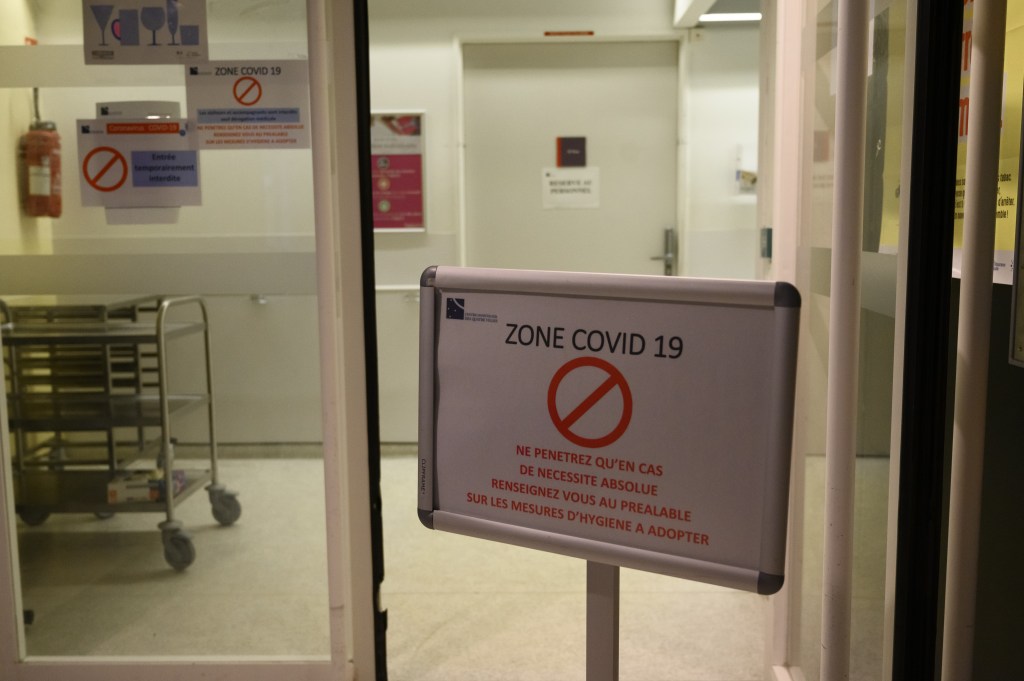 Área destinada a pacientes com Covid-19 em hospital de Paris, França. 08/02/2021