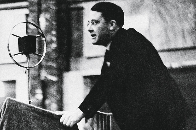 SOMBRA INCÔMODA - Carl Schmitt: a estética da guerra dá o tom político -
