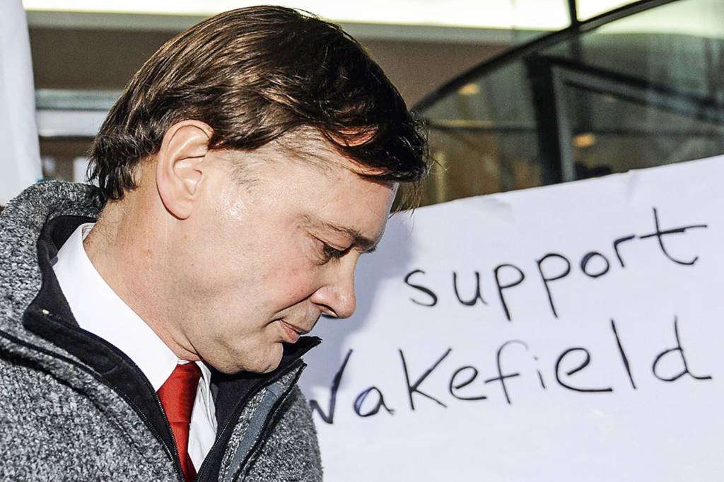 LIXO DA HISTÓRIA - Andrew Wakefield: banido da medicina após fraudar estudo -