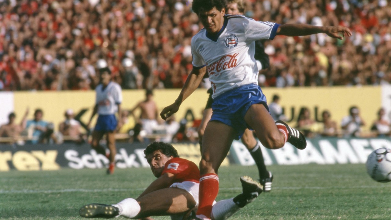 Gil Sergipano, do Bahia, e Luís Fernando, do Internacional, na finalíssima da Copa União -