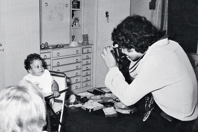 Roberto Carlos fotogrando o filho Dudu Braga -
