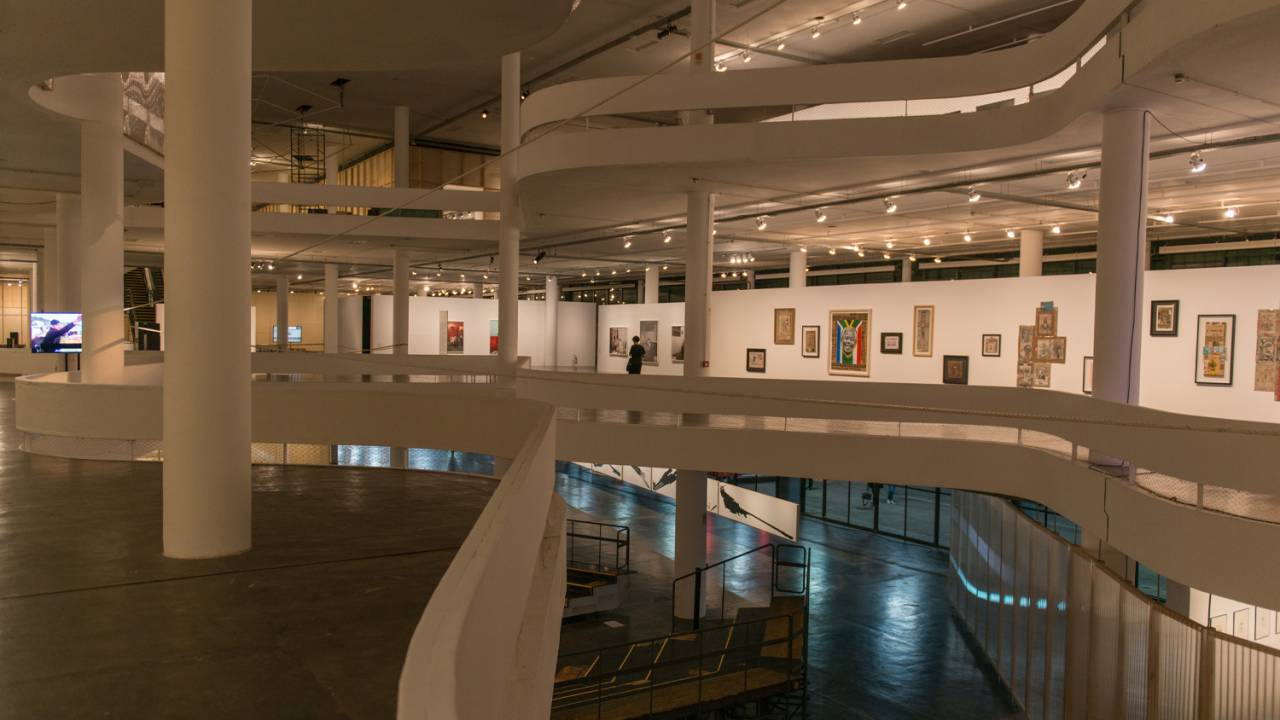 Visão dos pavimentos da 34ª edição da Bienal de São Paulo: mais política e com ode à sobrevivência