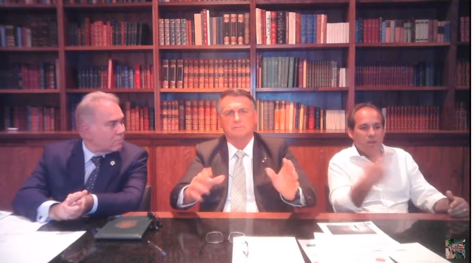 Presidente Jair Bolsonaro durante live nas redes sociais - 16/09/2021