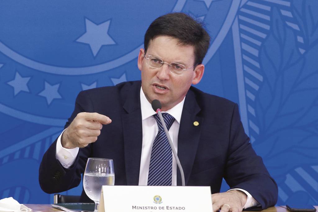 À ESPERA - O ministro Roma: ampliado em mais de 50%, o Auxílio Brasil exigirá 18 bilhões de reais adicionais -