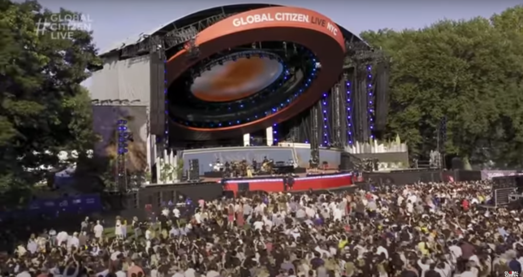 Público lota o Central Park, em Nova York, para o festival Global Citizen 2021