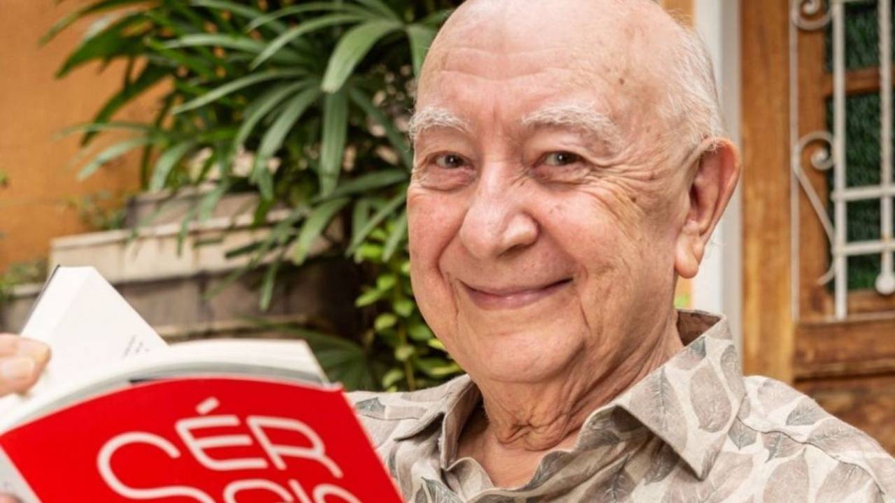 Sérgio Mamberti lançou livro de memórias em 2021 -