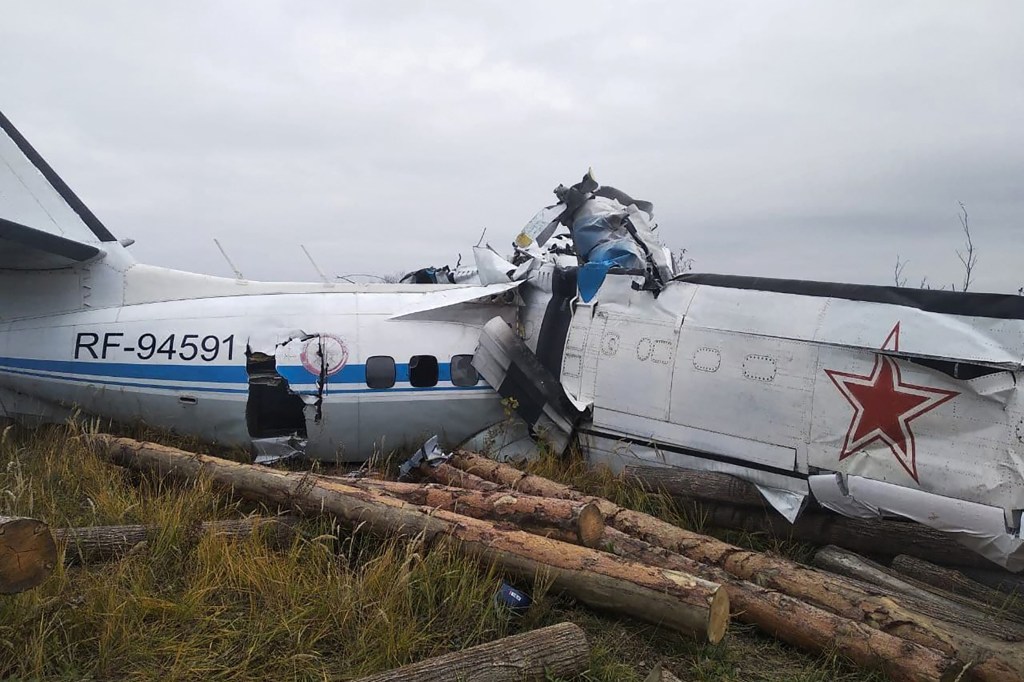 Aeronave L-410 cai em Menzelinsk, na República do Tatarstão, na Rússia -