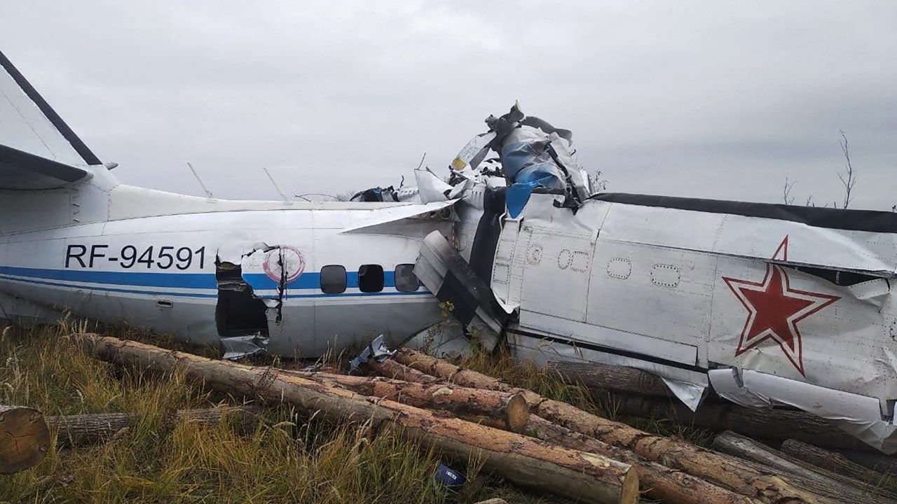 Aeronave L-410 cai em Menzelinsk, na República do Tatarstão, na Rússia -