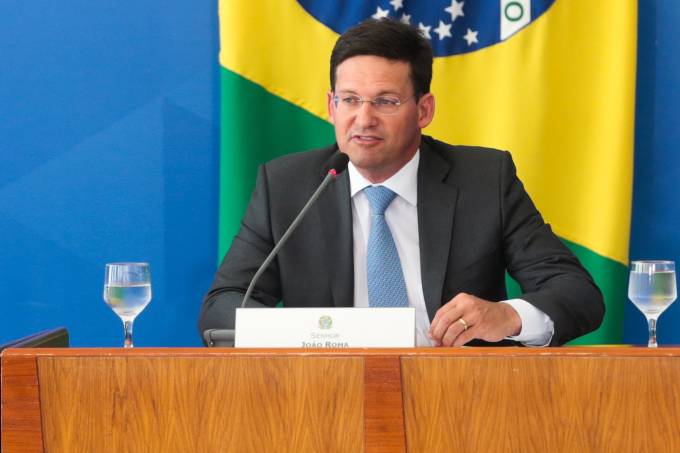 O Ministro da Cidadania, João Roma, fala à imprensa  no Palácio do Planalto, sobre as estratégias e rumos para o Auxílio Brasil, novo programa social do Governo Federal.