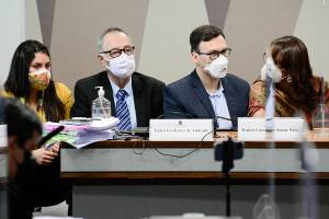 Os depoentes Tadeu Frederico de Andrade e Walter Correa de Souza Neto durante depoimento à CPI da Pandemia – 07/10/2021 –