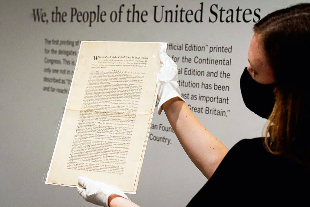 RARIDADE - A mais antiga Carta Magna existente no mundo: relíquia valiosa -