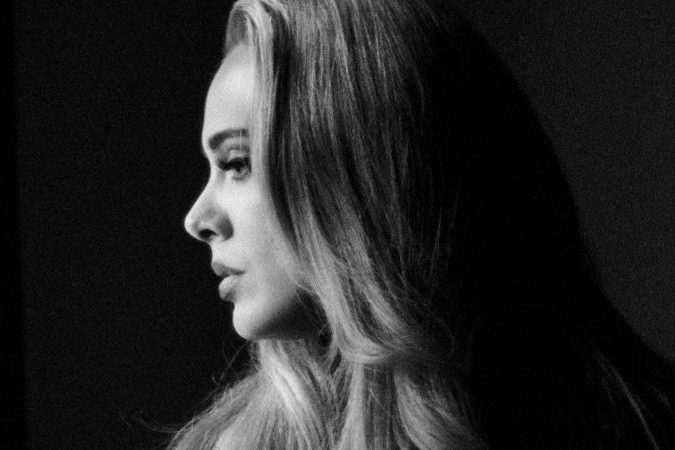 Disputa judicial em acusação de plágio contra Adele vira caso de polícia