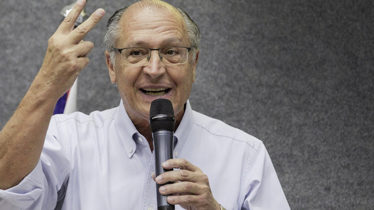 ÚLTIMO ATO - Alckmin: com um pé fora do partido, o ex-governador atua por Eduardo Leite nos bastidores das prévias -