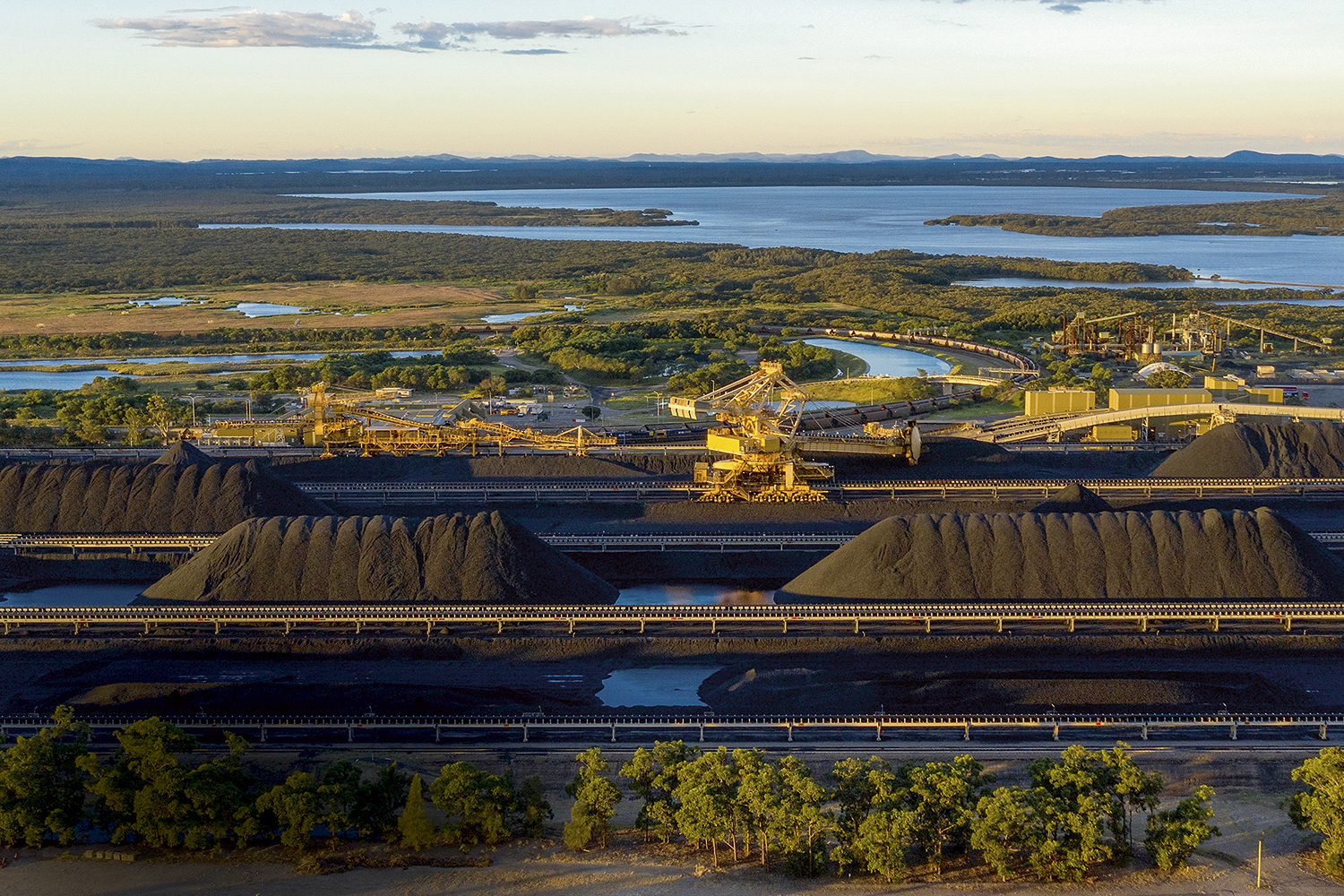 ENERGIA SUJA - Mina de carvão na Austrália: os interesses econômicos podem prejudicar acordos mais amplos -