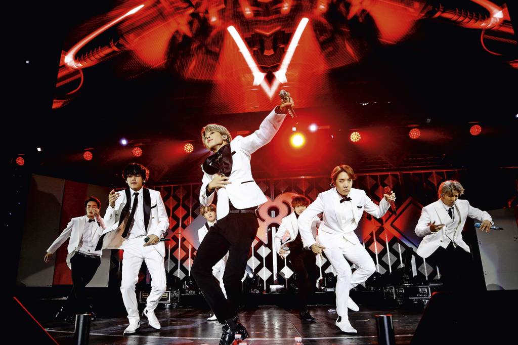 MÁ INFLUÊNCIA - A banda de K-pop BTS: medidas para conter o fanatismo dos fãs chineses -