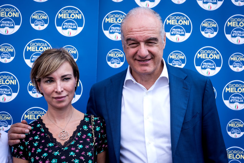 Rachele Mussolini ao lado do candidato a prefeito pelo partido Irmãos da Itália (FdI), Enrico Michetti - 07/09/2021