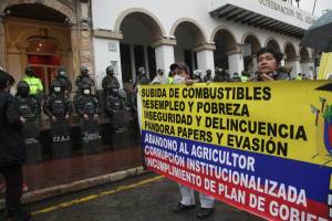 Lideranças indígenas protestam no centro de Quito, capital do Equador Lideranças indígenas protestam no centro de Quito, capital do Equador