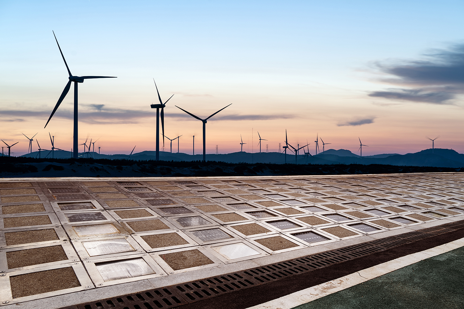 NOVAS MATRIZES ENERGÉTICAS - Geradores eólicos e placas de energia solares: modelo sustentável -