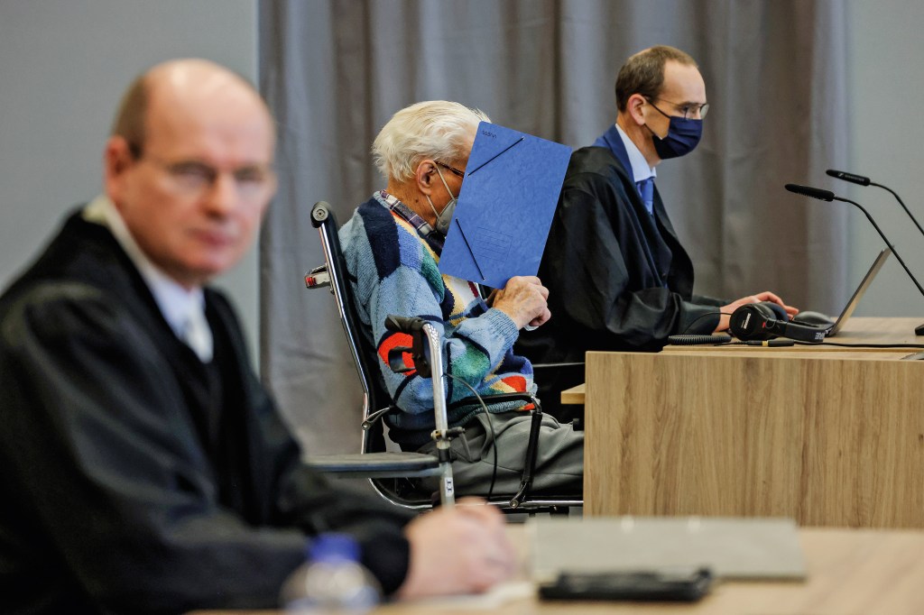FIM DA LINHA - Schuetz no tribunal: punição e memória dos crimes cometidos pelo nazismo -