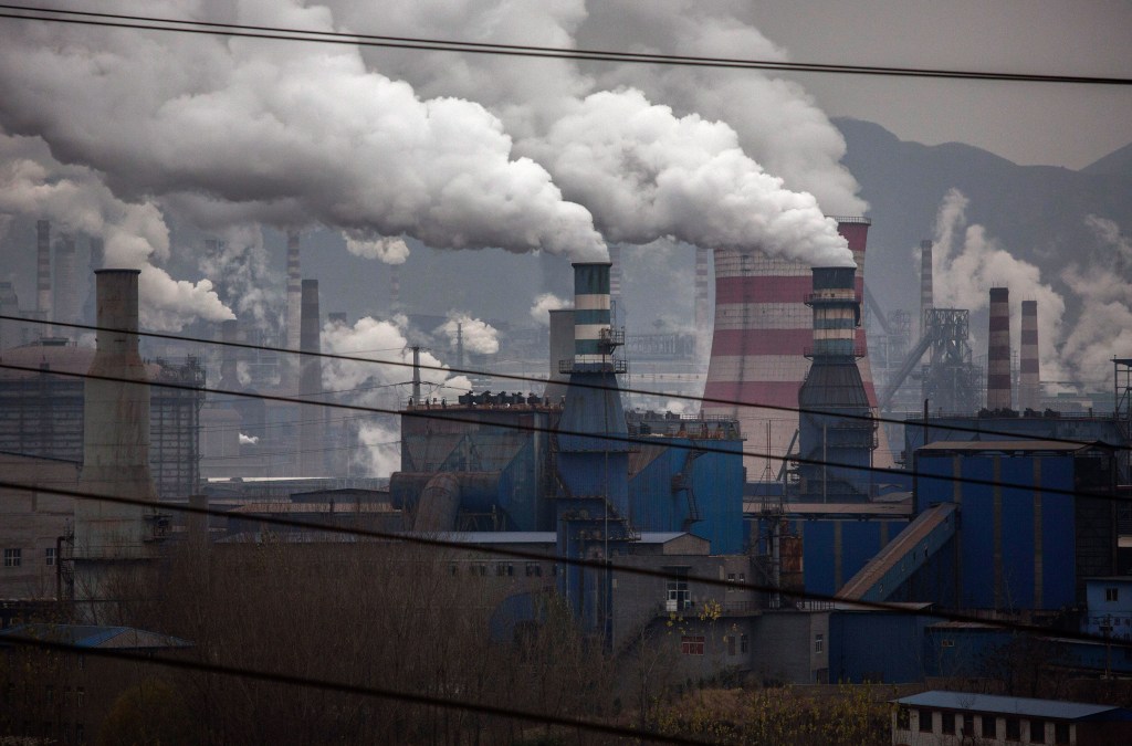Parque industrial na China: economia ameaçada pela falta de energia