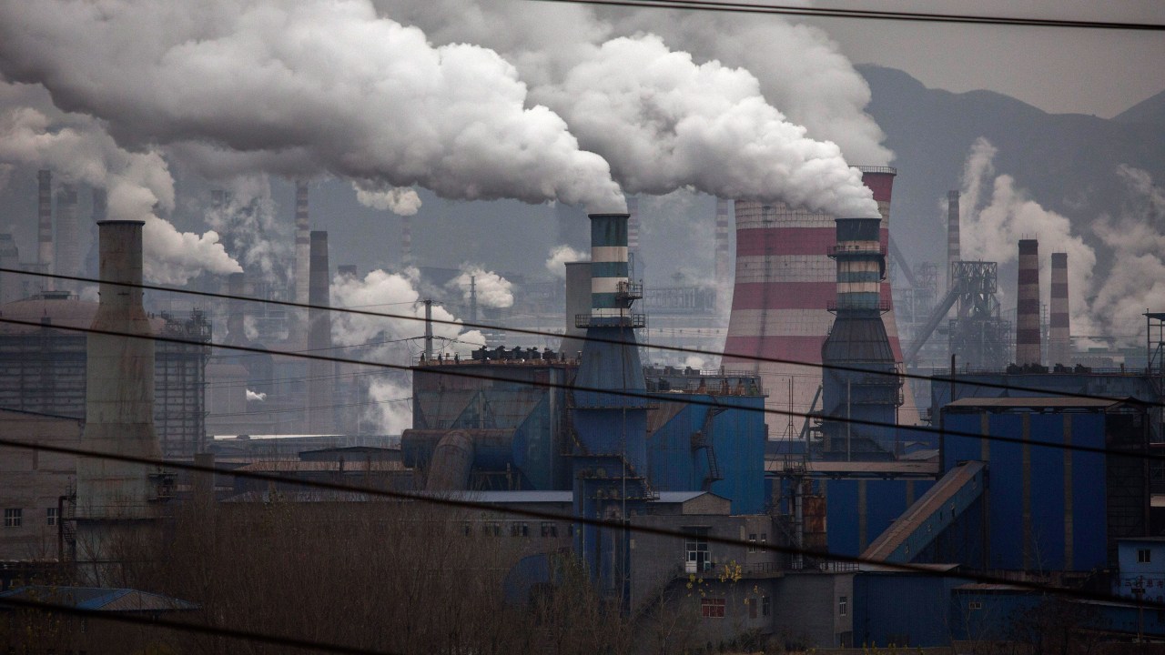 Parque industrial na China: economia ameaçada pela falta de energia
