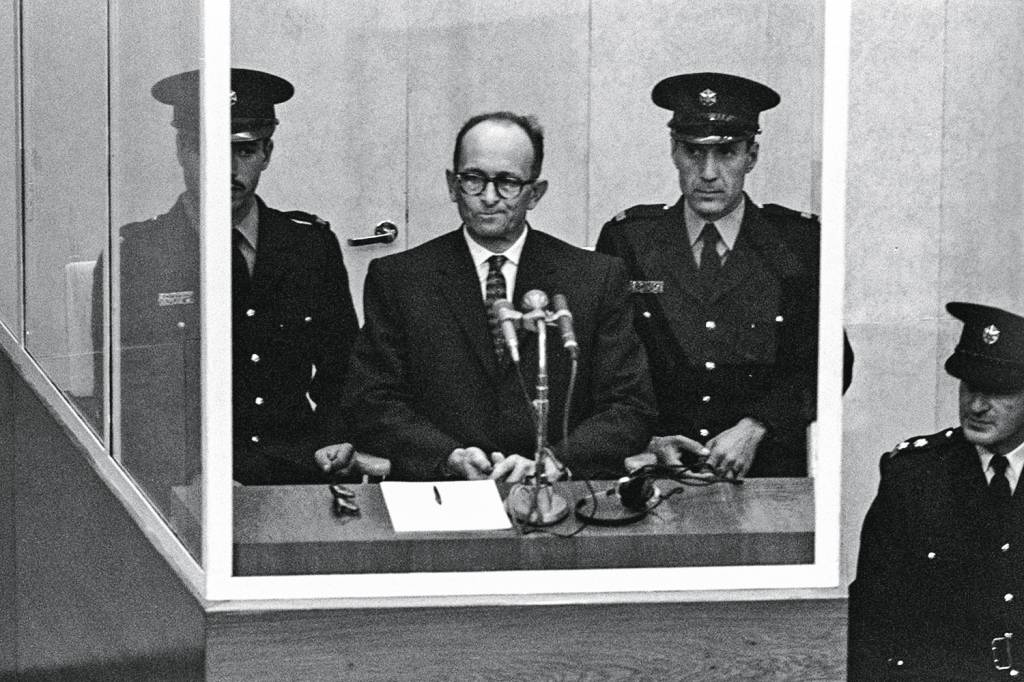 ATROCIDADES - Eichmann: imagem da “banalidade do mal” definida por Arendt -
