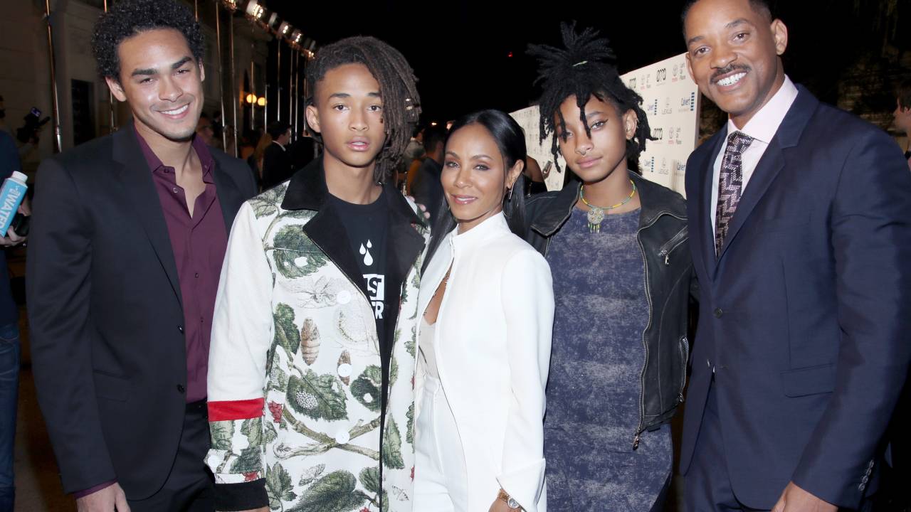 BURBANK, CA - OCTOBER 22: (L-R) Actors Trey Smith and Jaden Smith and Jada Pinkett Smith, singer Willow Smith and actor Will Smith attend the Environmental Media Association 26th Annual EMA Awards Presented By Toyota, Lexus And Calvert at Warner Bros. Studios on October 22, 2016 in Burbank, California. (Photo by Randy Shropshire/Getty Images for Environmental Media Association )