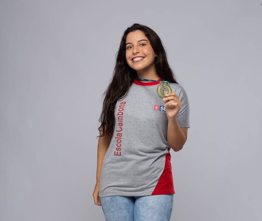 Ana Júlia Monteiro, a única brasileira entre os dez finalistas do Prêmio Global Student Prize 2021