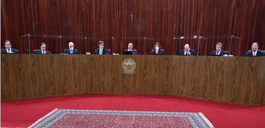 Plenário do TSE (Tribunal Superior Eleitoral) durante julgamento da chapa Bolsonaro-Mourão